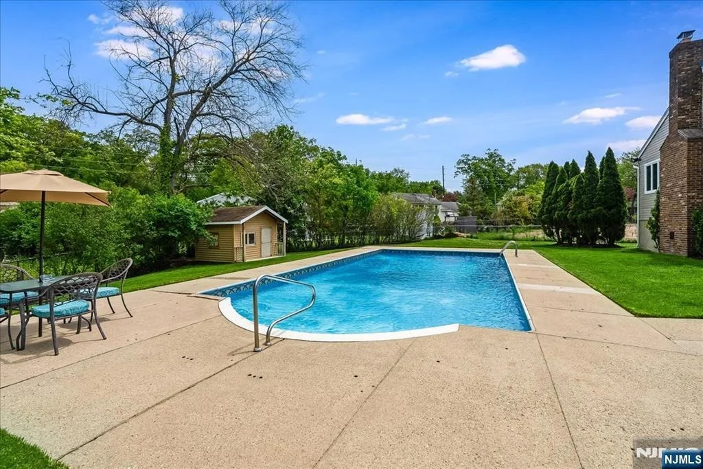 Photo of 670 Swathmore