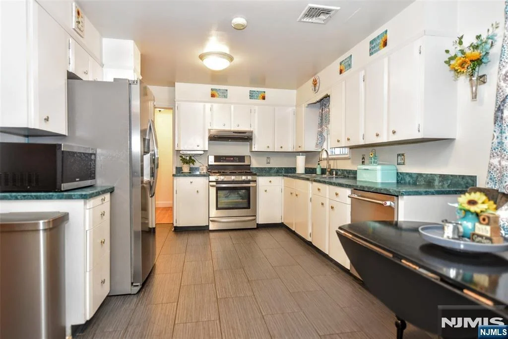 Photo of 137 Manhattan