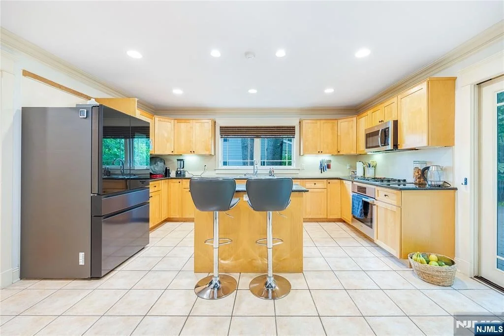 Photo of 41 Downey