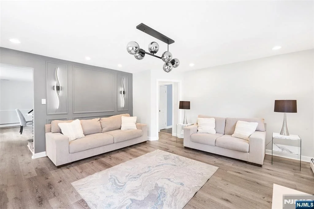 Photo of 33 Beverly