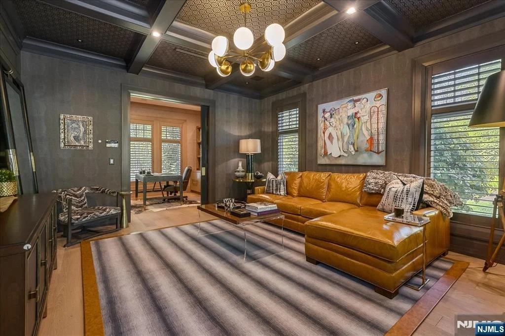 Photo of 555 Miller