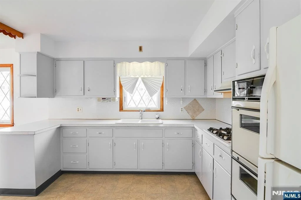 Photo of 240 Ridge