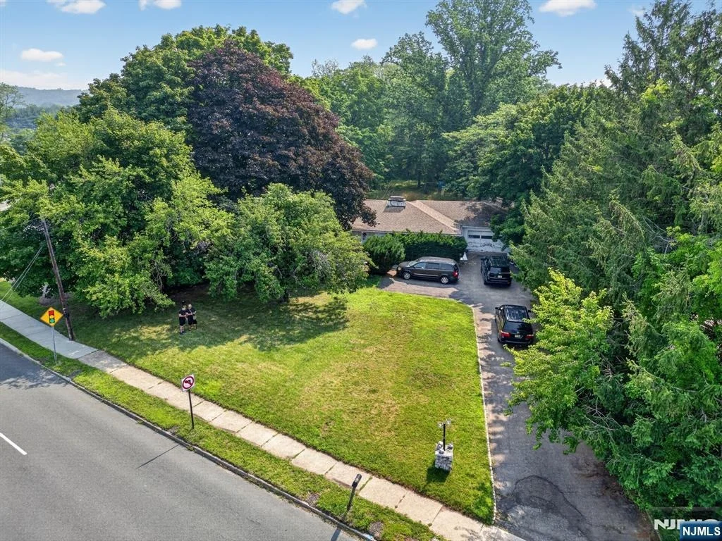 Photo of 214 Berdan