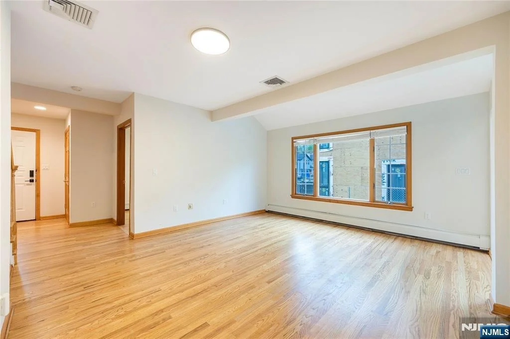 Photo of 75 Columbus
