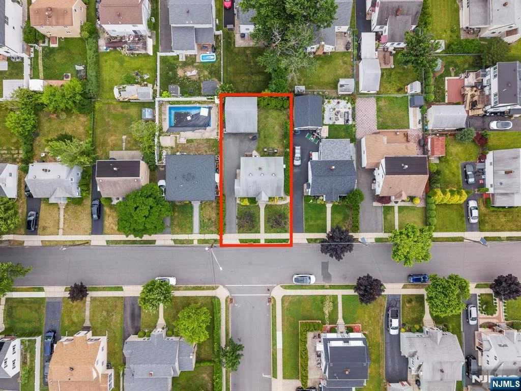 Photo of 101 Maple Hill