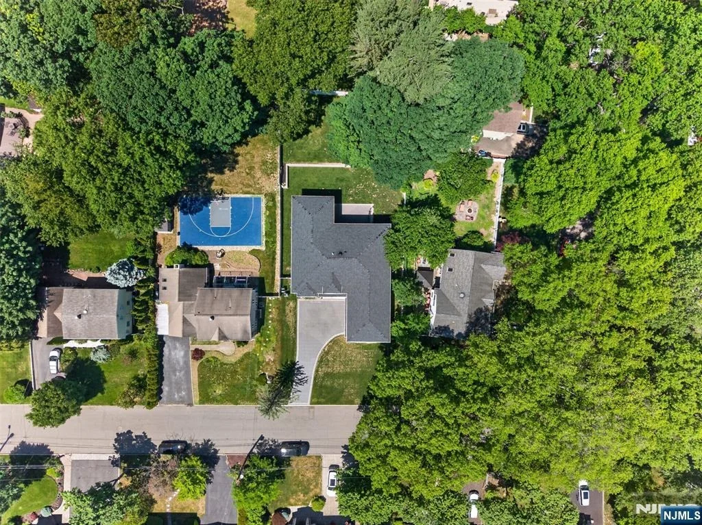 Photo of 457 Lincoln