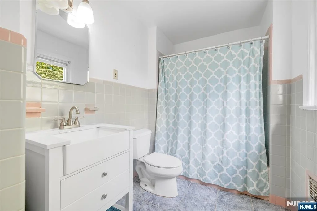 Photo of 99 Oneida