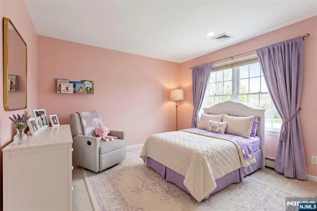 Photo of 64 Spring Valley