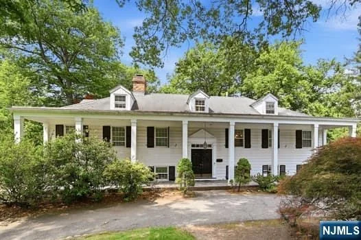 Photo of 376 Lakeview