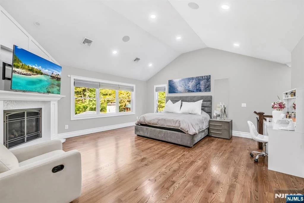 Photo of 7 Brookside