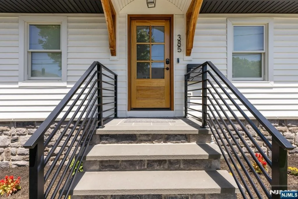 Photo of 385 Copeland