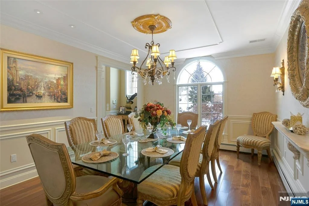 Photo of 457 Devonshire