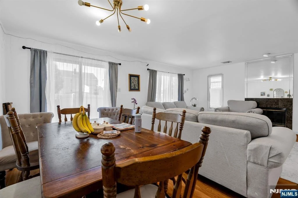 Photo of 266 Garibaldi