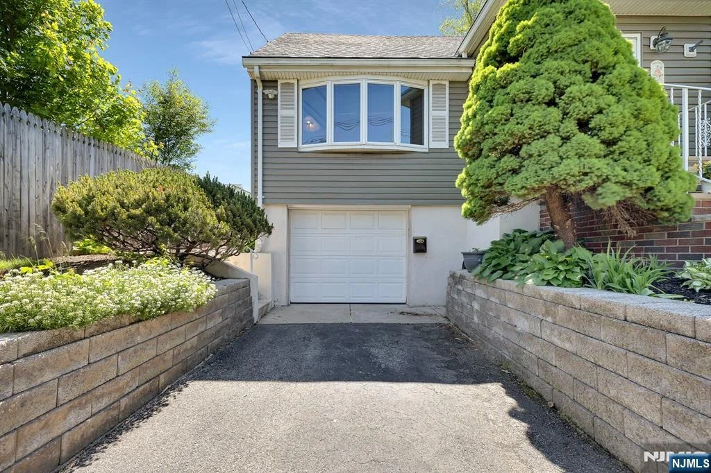 Photo of 287 Jackson