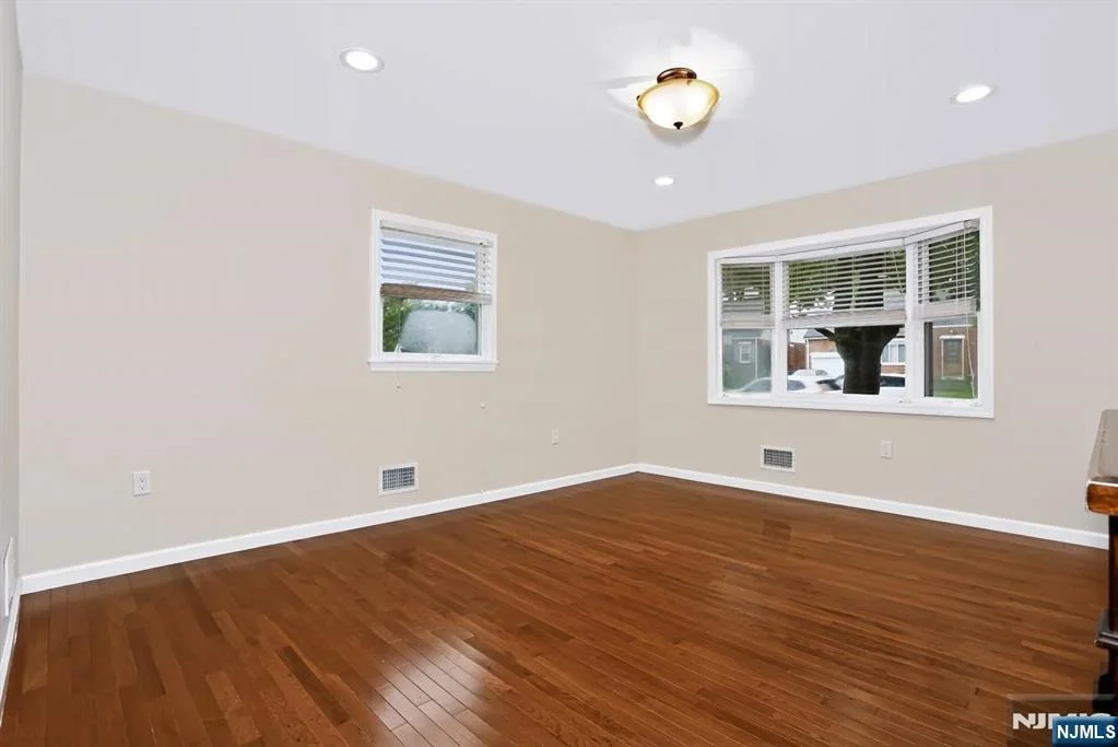 Photo of 30 Highwood