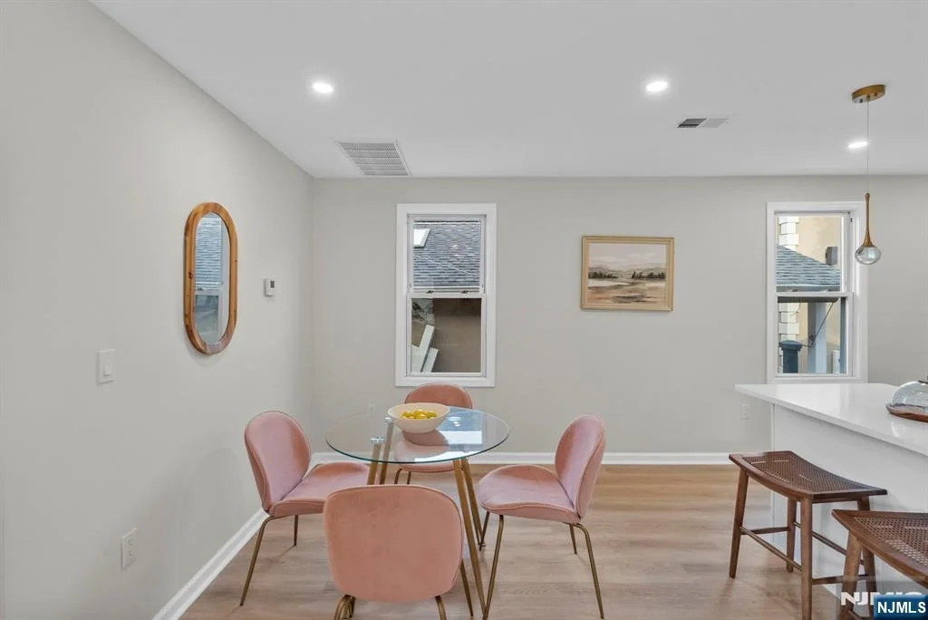 Photo of 484 Sylvan