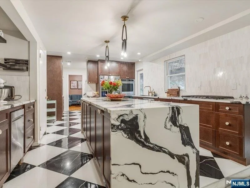 Photo of 372 McKinley