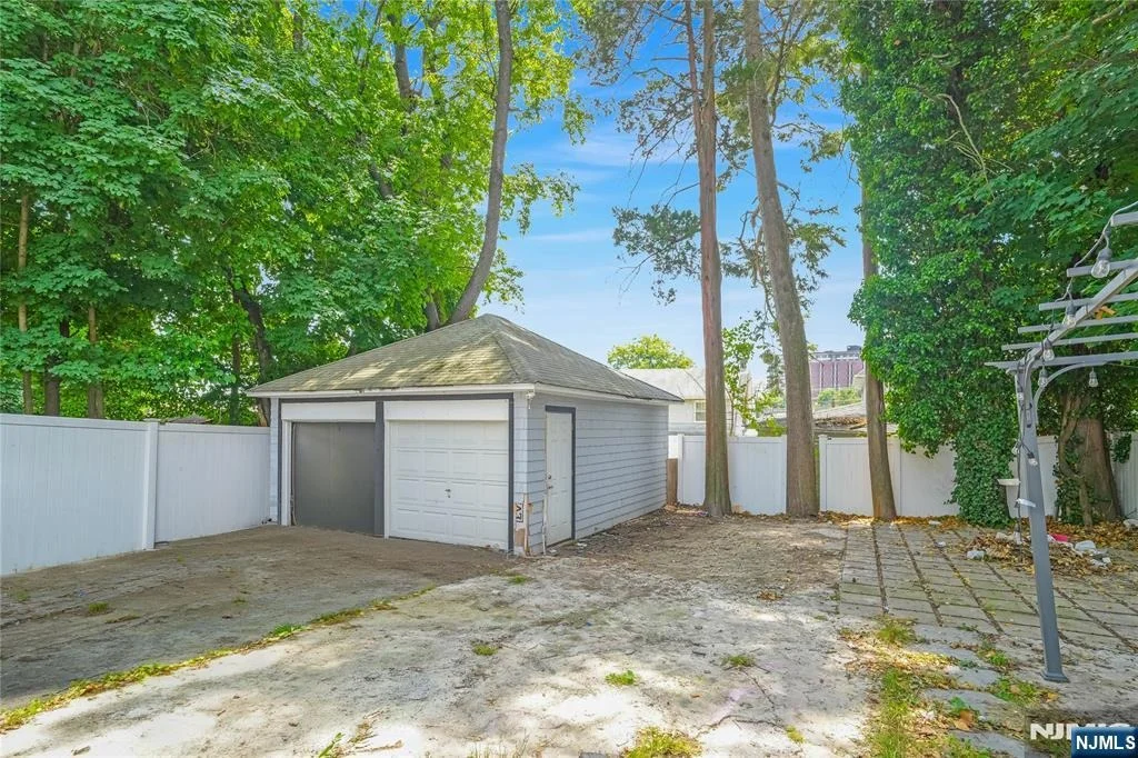 Photo of 283 Hamilton