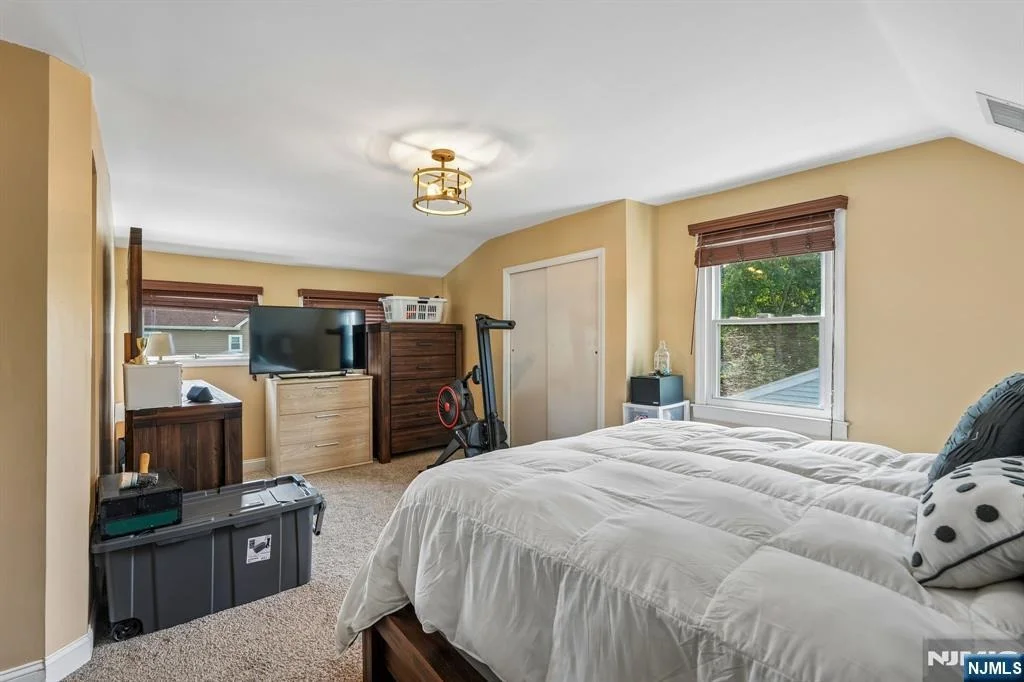 Photo of 122 Maplewood