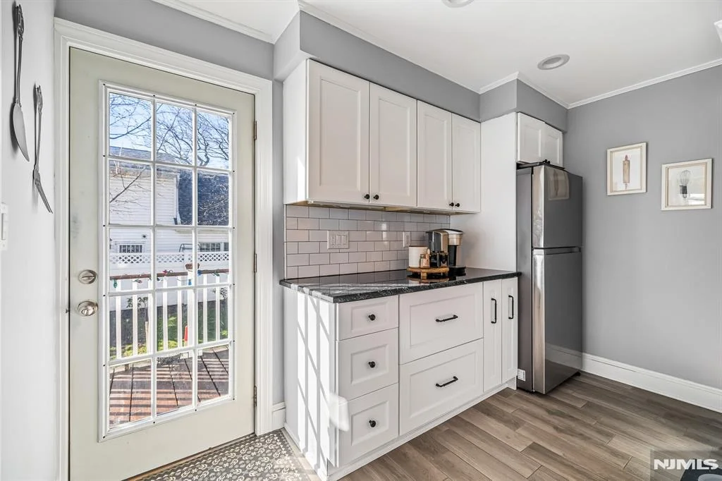 Photo of 208 Mortimer