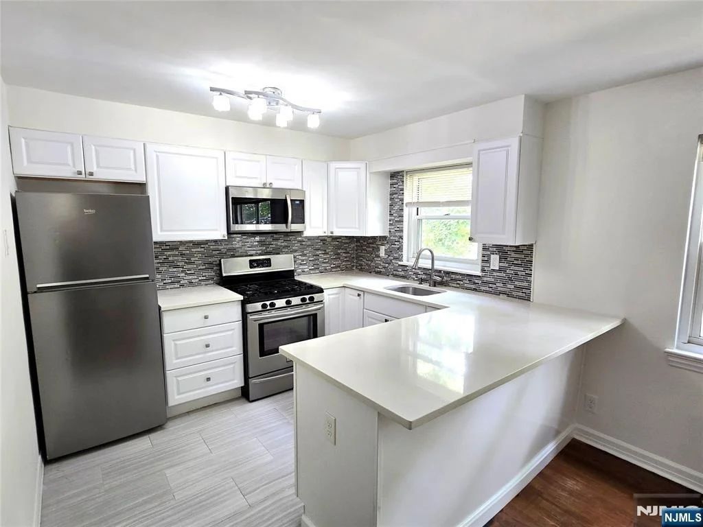 Photo of 465 Maple Hill
