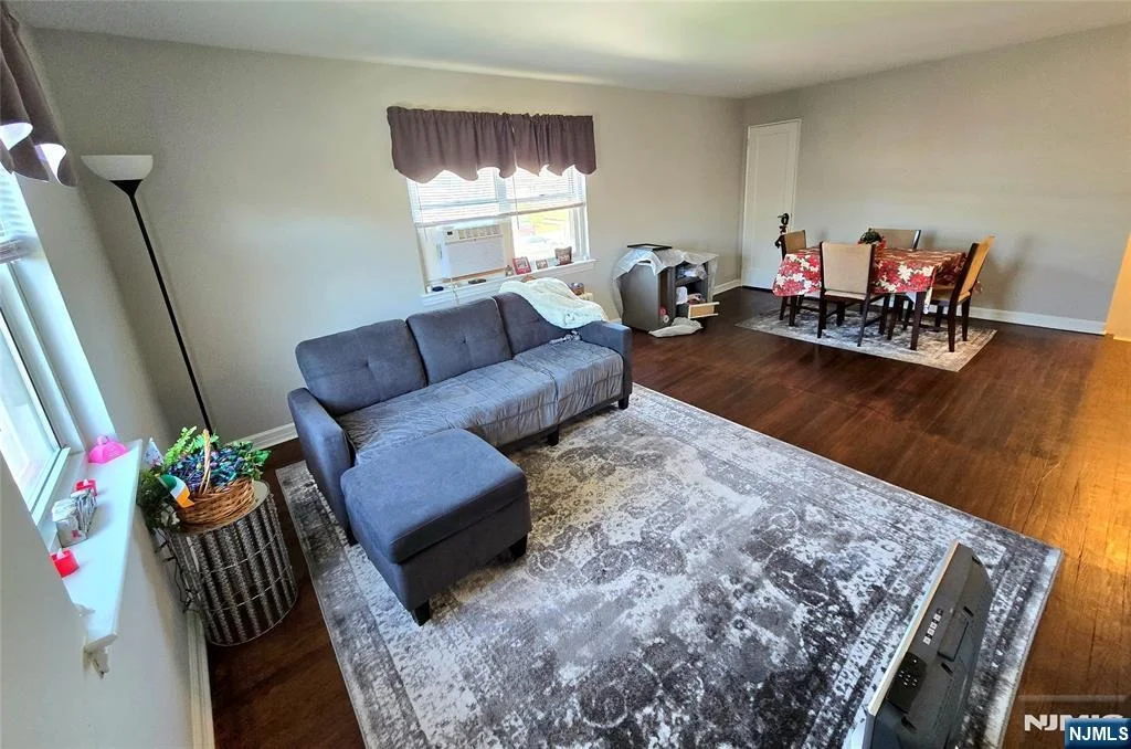 Photo of 479 Maple Hill