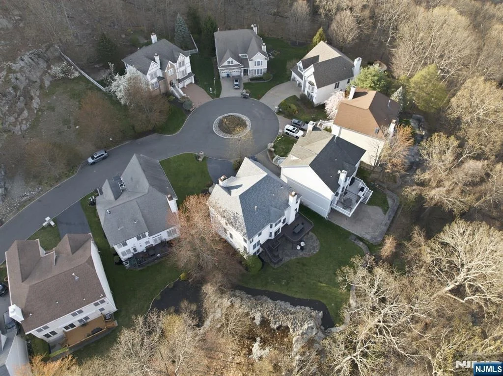 Photo of 22 Falling Waters