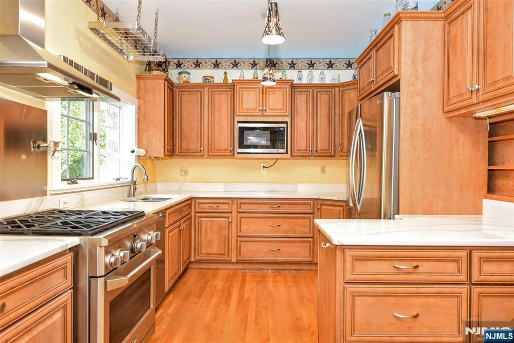 Photo of 497 W Saddle River