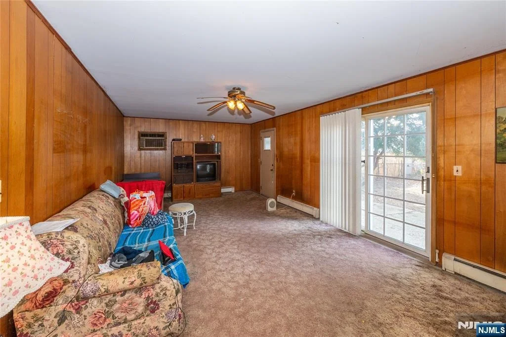 Photo of 409 W Anderson