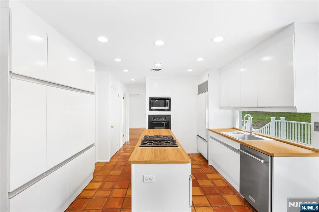 Photo of 10 Cedar
