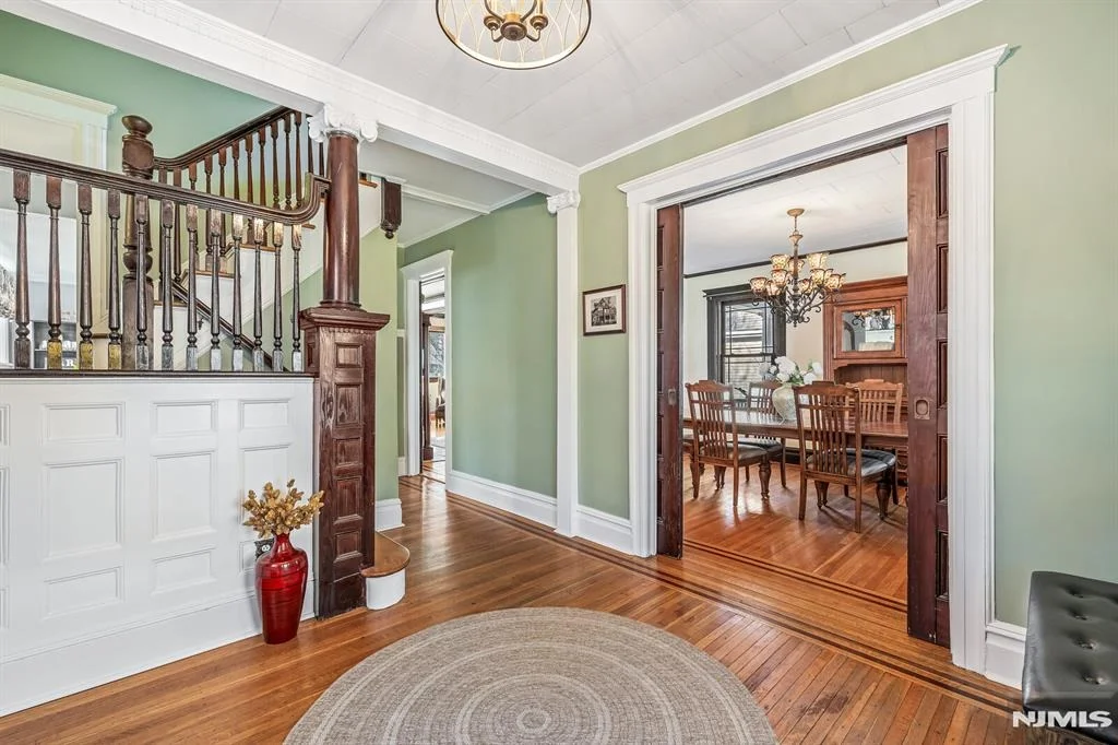 Photo of 208 Mortimer