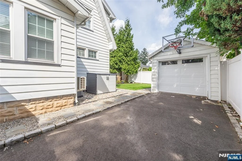 Photo of 33 Waverly