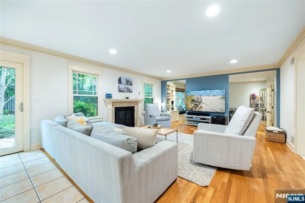 Photo of 41 Downey