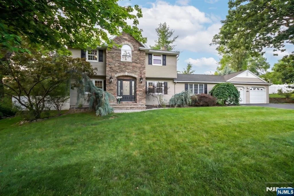 Photo of 68 Fieldstone