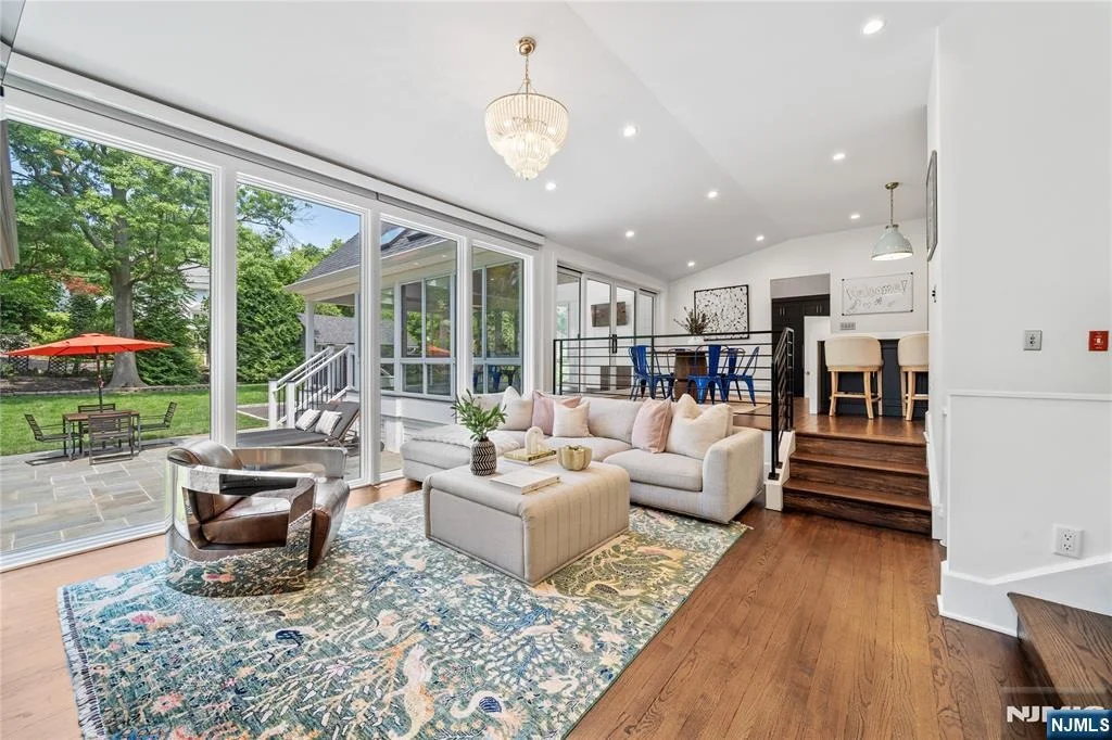 Photo of 48 Edgemont