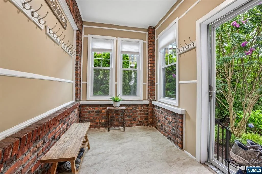 Photo of 293 Euclid