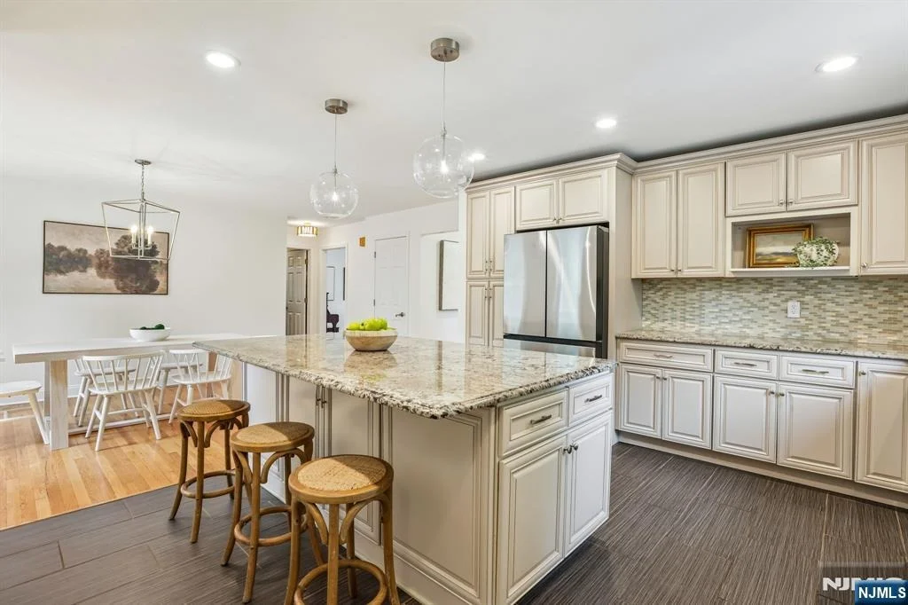 Photo of 650 Ridgewood