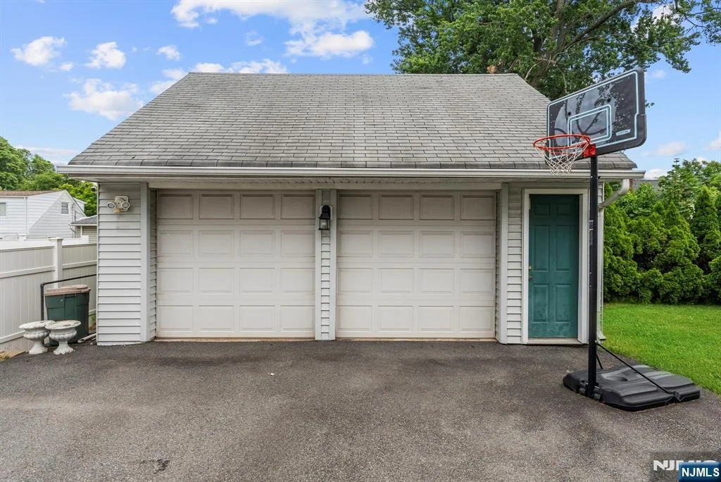 Photo of 101 Maple Hill