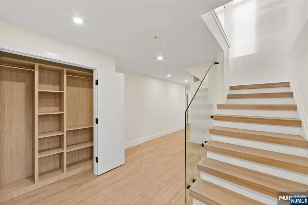 Photo of 61 Edgewater