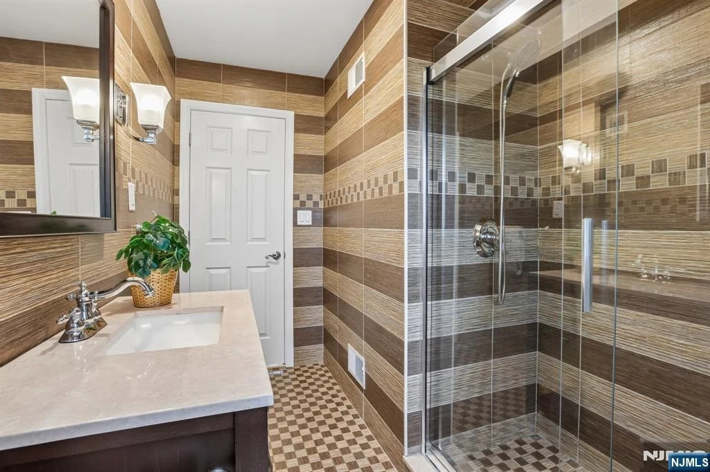 Photo of 650 Ridgewood