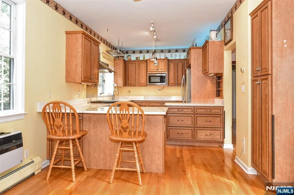 Photo of 497 W Saddle River