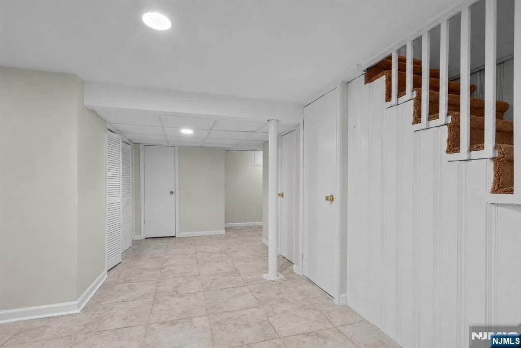 Photo of 8 Oak Crest
