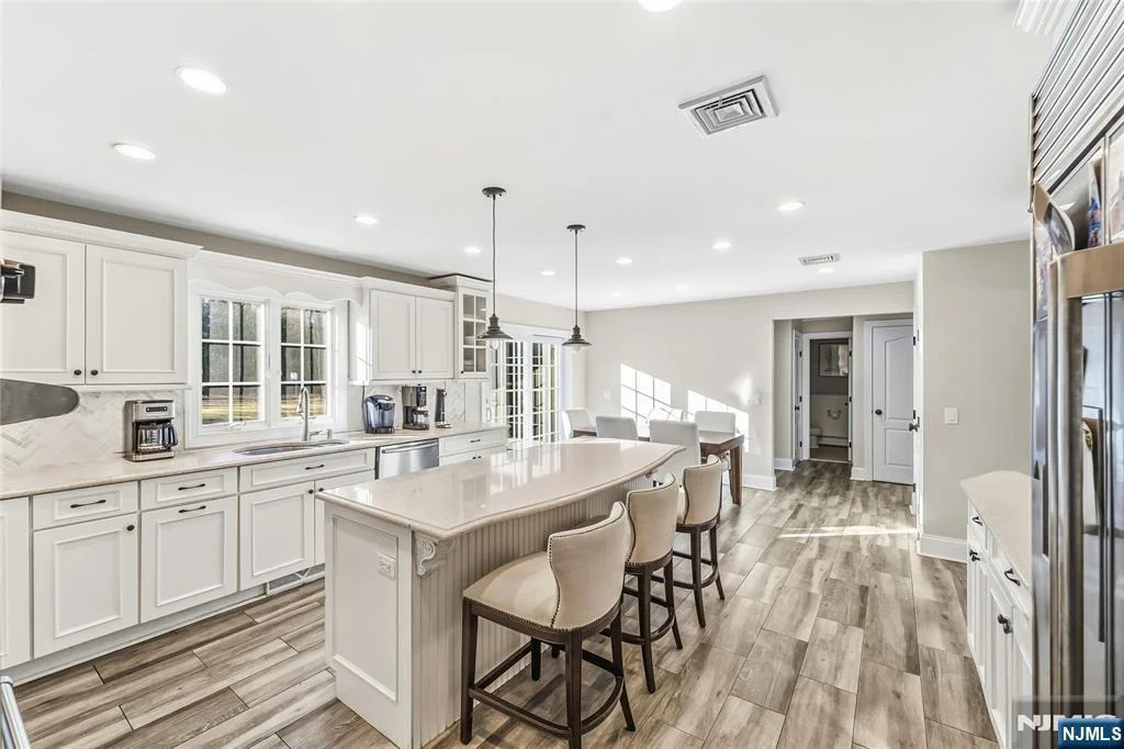 Photo of 27 Pine Hill