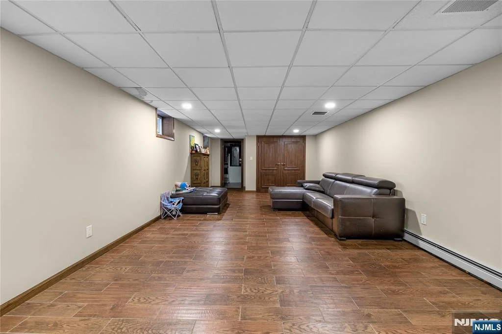Photo of 806 Stella