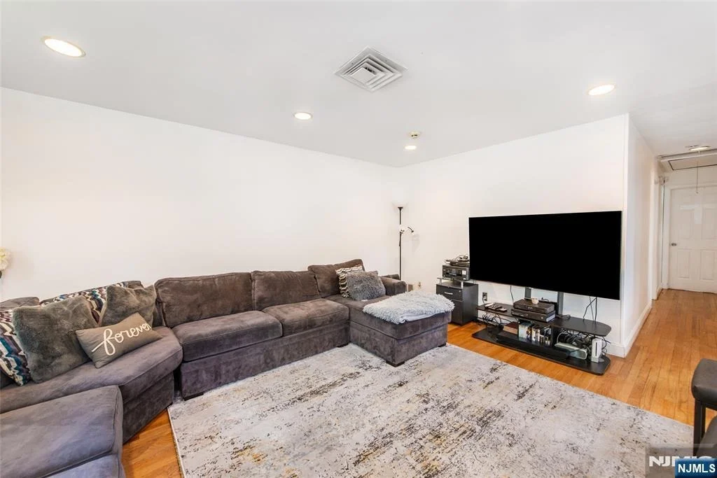 Photo of 85 Bloomfield