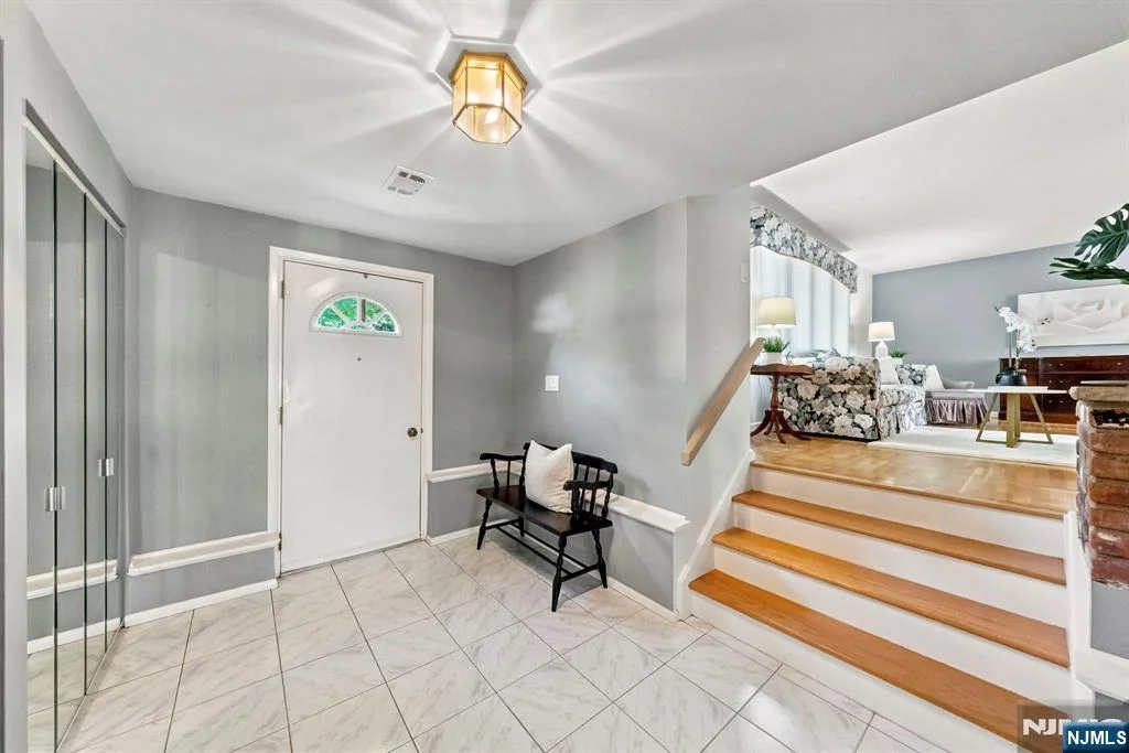 Photo of 33 Waling