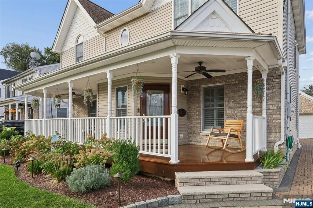Photo of 599 Oak