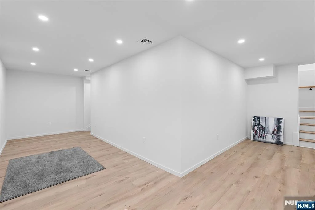 Photo of 175 Crescent