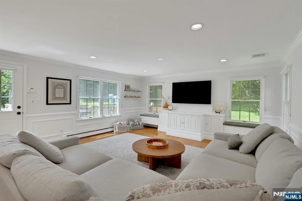 Photo of 140 Boulevard