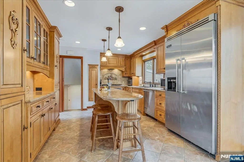 Photo of 670 Swathmore